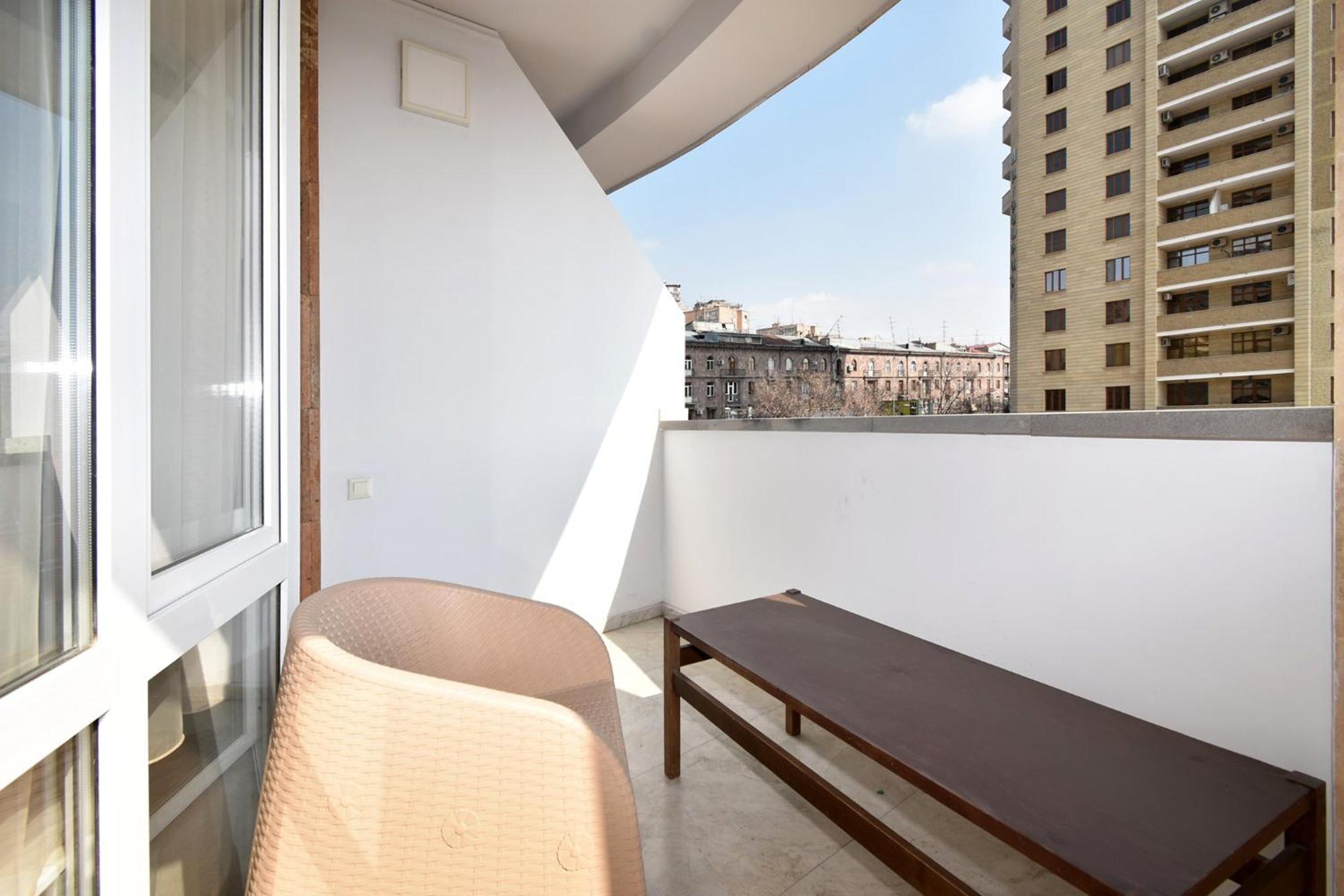 Panorama hotel on Baghramyan avenue Yerevan Bagian luar foto